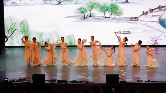 公司2023届毕业生欢送晚会成功举行